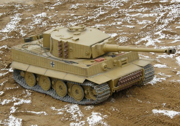 ������ ����� ���� Pz.Kpfw. VI Ausf.E � �������� 1:6 ������� ������